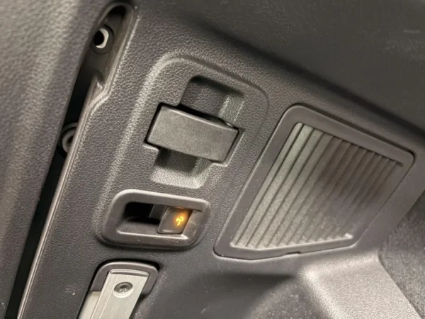 Durres, shes minivan | minibus Volkswagen Touran IQ Drive 1.5TSI 7Vende Benzin, blu automatik Klima 95.350 km 22.500 €