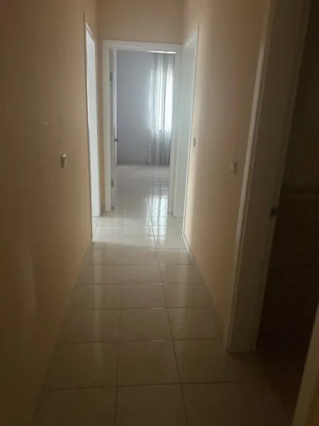 Tirane, jepet me qera apartament 2+1+Aneks+Ballkon Kati 4, 110 m² 500 € (blloku gintash afer postes)