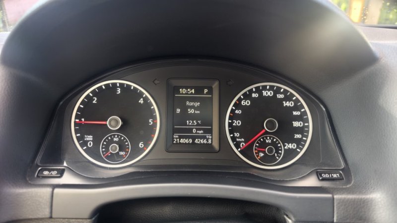 Tirane, shes SUV Shitet Volkswagen Tiguan 2.0 TDI – Viti 2014 Nafte, gri metalizato automatik Klima 214.007 km 11.501 €