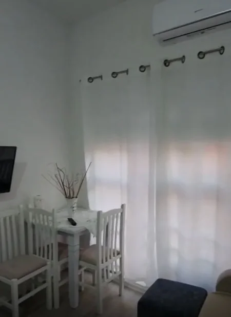 Tirane, Jepet me qira apartament 1+1 Kati 4, 50 m² (Mangalem)