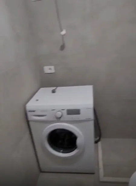 Tirane, Jepet me qira apartament 1+1 Kati 4, 50 m² (Mangalem)