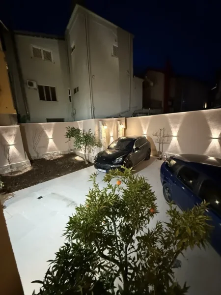 Tirane, jepet me qera ambjent biznesi Kati 0, 135 m² 2.000 € 