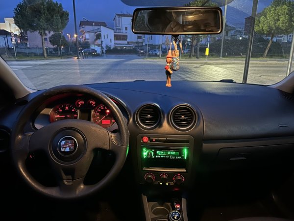 Tirane, shes makine Seat Cordoba 1.4 Nafte, e zeze manuale Kondicioner 2.200 €