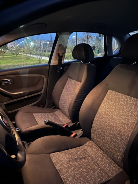 Tirane, shes makine Seat Cordoba 1.4 Nafte, e zeze manuale Kondicioner 2.200 €