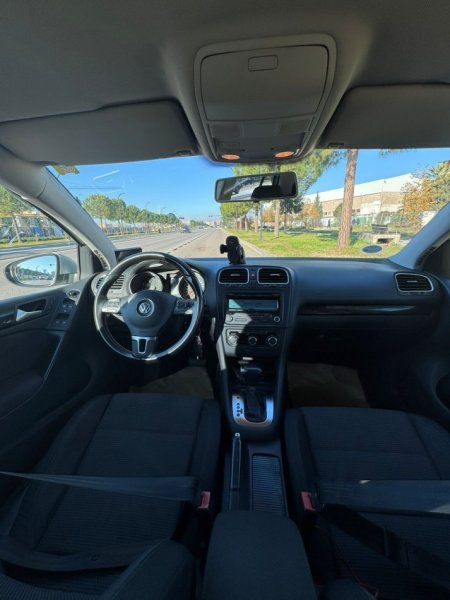 Tirane, shes makine Volkswagen Golf 6 , gri metalizato automatik Kondicioner 253.006 km 5.600 €
