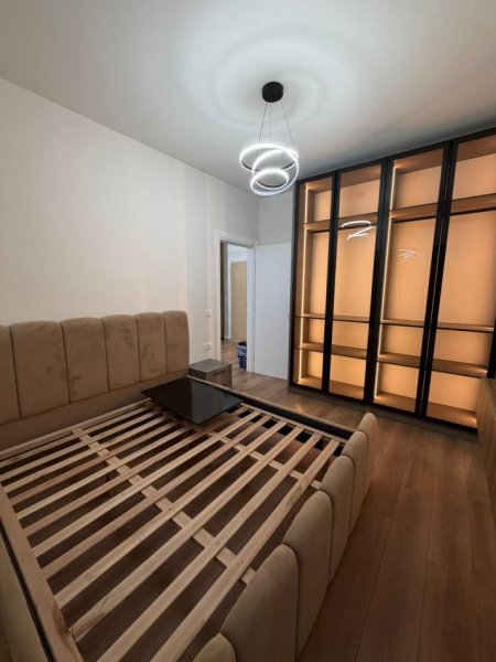 Tirane, jepet me qera apartament 1+1 Kati 5, 70 m² 750 € (Komuna e Parisit)
