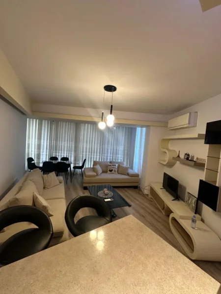 Tirane, jepet me qera apartament 2+1 Kati 2, 100 m² 800 € (Komuna e Parisit)