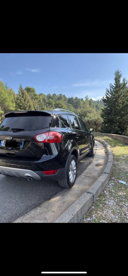 Tirane, shes makine Ford KUGA Nafte, e zeze automatik Klima 215.000 km 6.800 €