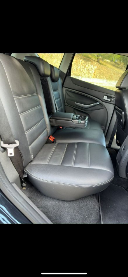 Tirane, shes makine Ford KUGA Nafte, e zeze automatik Klima 215.000 km 6.800 €