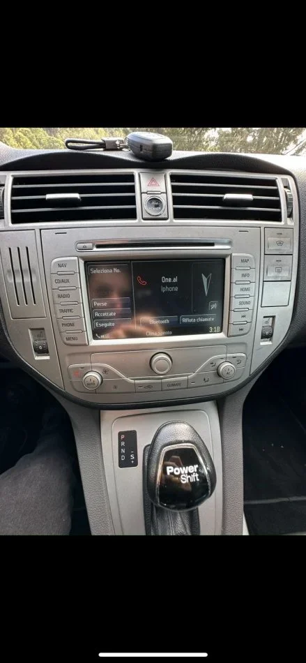 Tirane, shes makine Ford KUGA Nafte, e zeze automatik Klima 215.000 km 6.800 €