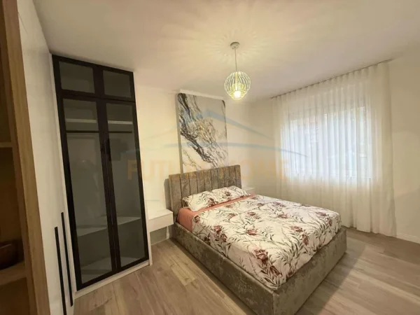 Tirane, shitet apartament Kati 1, 96 m² 173.000 €