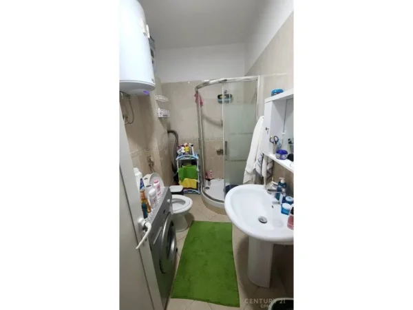 Tirane, jepet me qera apartament 1+1+Ballkon Kati 4, 79 m² 550 € (don bosco)