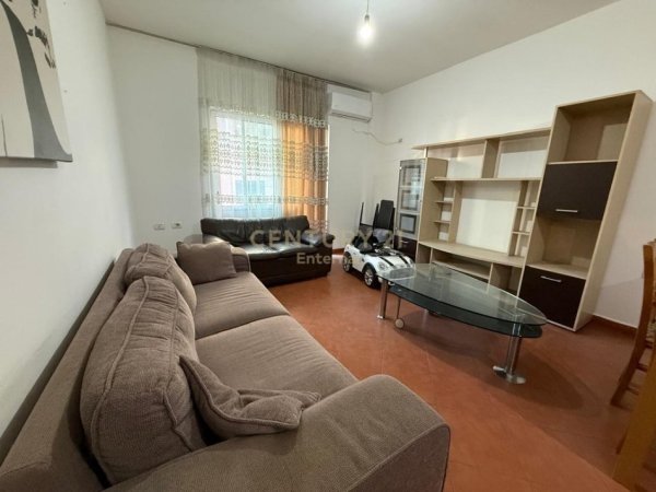 Tirane, jepet me qera apartament 2+1+Ballkon Kati 2, 85 m² 550 € (rrapo hekali)