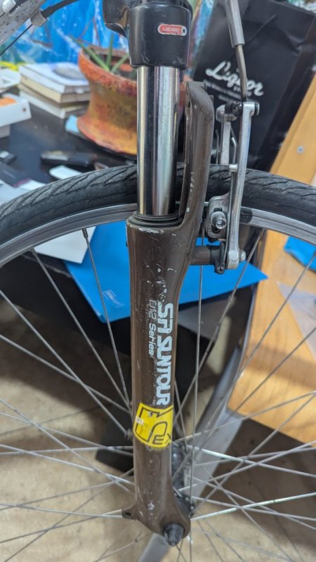 Tirane, shes biciklete Mongoose e bardhë 150 €