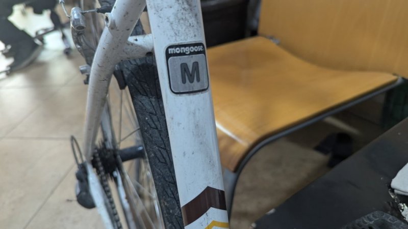 Tirane, shes biciklete Mongoose e bardhë 150 €