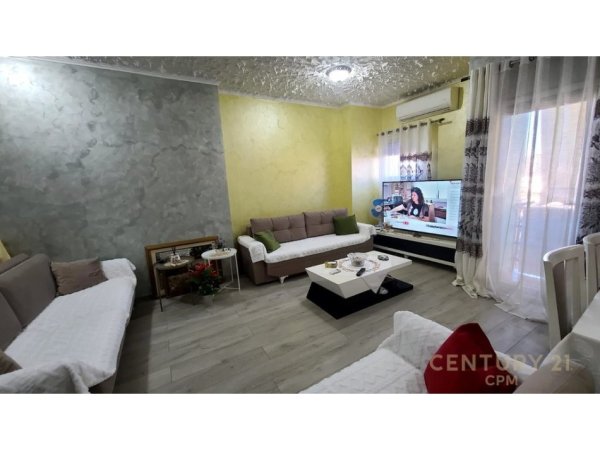 Tirane, jepet me qera apartament 1+1 Kati 4, 78 m² 550 € (don bosco)