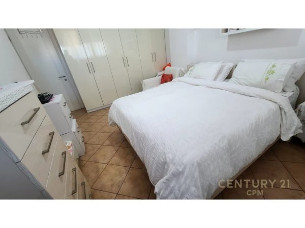 Tirane, jepet me qera apartament 1+1 Kati 4, 78 m² 550 € (don bosco)