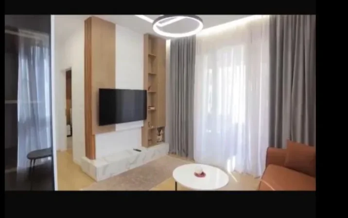 Tirane, jepet me qera apartament 1+1 Kati 6, 60 m² 550 € (FUSHA E AVIACIONIT)