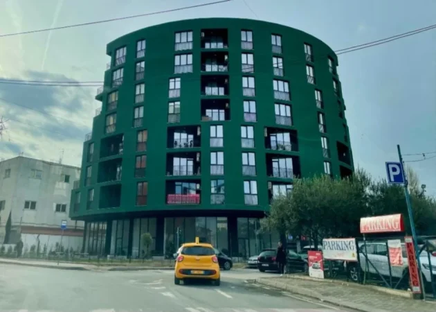 Tirane, shitet dyqan Kati 0, 75 m² 395.000 € (Rruga Besim Alla)