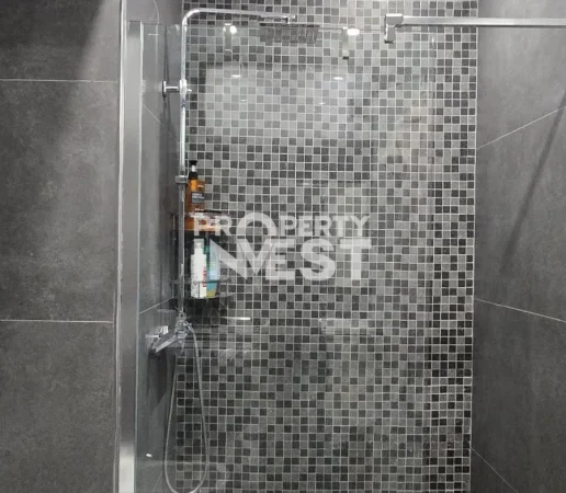 Tirane, jepet me qera apartament 1+1 Kati 5, 80 m² 520 € (Brryli)