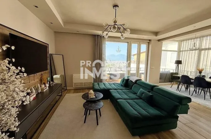 Tirane, shitet apartament 2+1 Kati 5, 150 m² 290.000 € (Xhamia e selites)