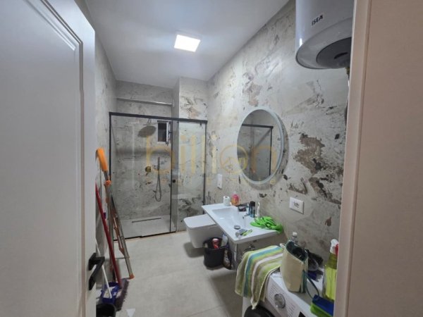 Tirane, shitet apartament 1+1 , 74 m² 177.000 € (Prane Reprt TV)