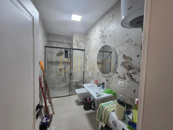 Tirane, shitet apartament 1+1 , 74 m² 177.000 € (Prane Reprt TV)
