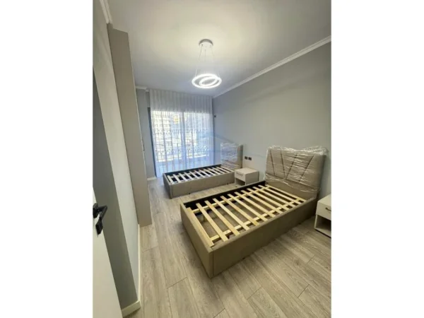 Tirane, shitet apartament 2+1+Ballkon Kati 2, 105 m² 175.000 € (Vila L , Unaza e Re)