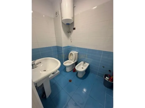 Tirane, shitet apartament 2+1+Ballkon Kati 2, 105 m² 175.000 € (Vila L , Unaza e Re)