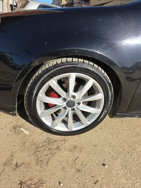 Tirane, shes makine Volswagen Golf 5 Nafte, e zeze automatik Kondicioner 3.100 €