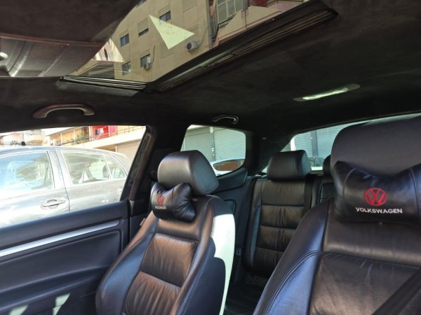 Tirane, shes makine Volswagen Golf 5 Nafte, e zeze automatik Kondicioner 3.100 €