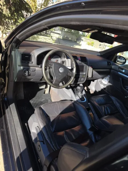 Tirane, shes makine Volswagen Golf 5 Nafte, e zeze automatik Kondicioner 3.100 €