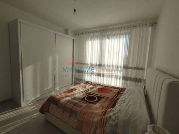 Tirane, jepet me qera apartament 2+1+Ballkon Kati 2, 93 m² 700 € 