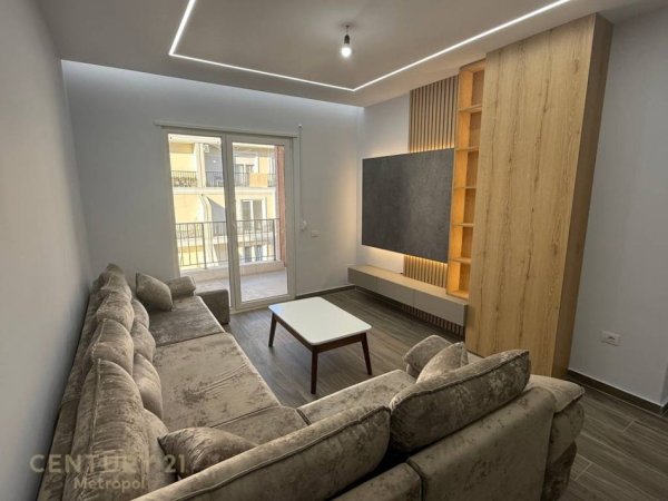 Tirane, jepet me qera apartament 2+1 Kati 7, 110 m² 550 € (Kamez)