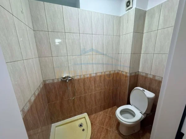 Tirane, shitet apartament 2+1+Ballkon Kati 9, 79 m² 155.000 € (Unaza e Re , Tirane)