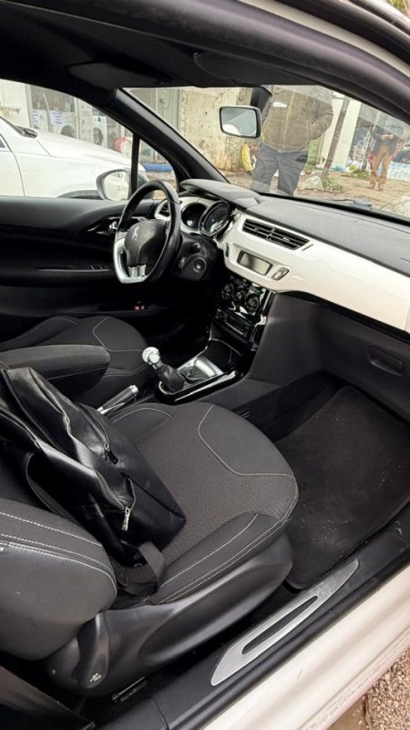 Tirane, shitet makine Nafte, e bardhë manuale Kondicioner 215.000 km 4.900 €