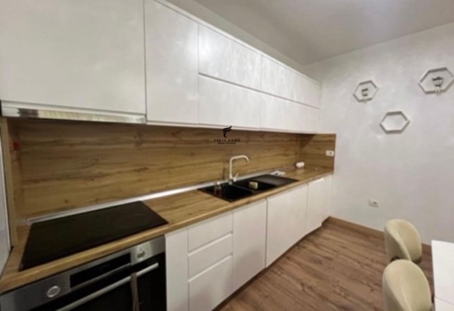 Tirane, jepet me qera apartament 2+1 Kati 2, 94 m² 600 € (KOPSHTI BOTANIK)