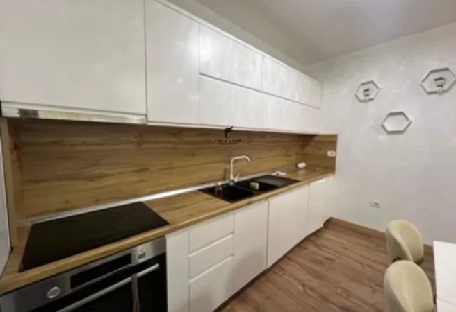 Tirane, jepet me qera apartament 2+1 Kati 2, 94 m² 600 € (KOPSHTI BOTANIK)