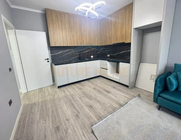 Shitet , Apartament 2+1+2 Vila L , Unaza e Re