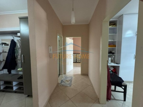 Tirane, jepet me qera apartament 2+1 Kati 2, 103 m² 500 € 