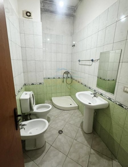 Shitet, Apartament 1+1, Fresk, Tiranë.