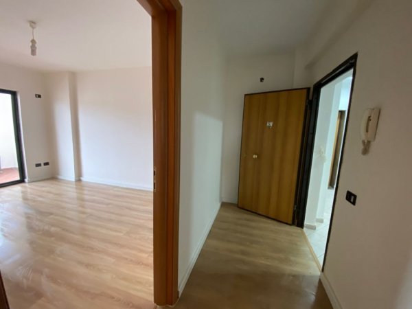 Durres, shitet apartament 1+1+Aneks+Ballkon Kati 10, 82 m² 120.000 € (TREGU FSHATAR)