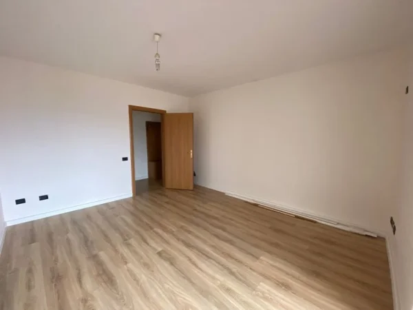 Durres, shitet apartament 1+1+Aneks+Ballkon Kati 10, 82 m² 114.000 € (TREGU FSHATAR) DURRES