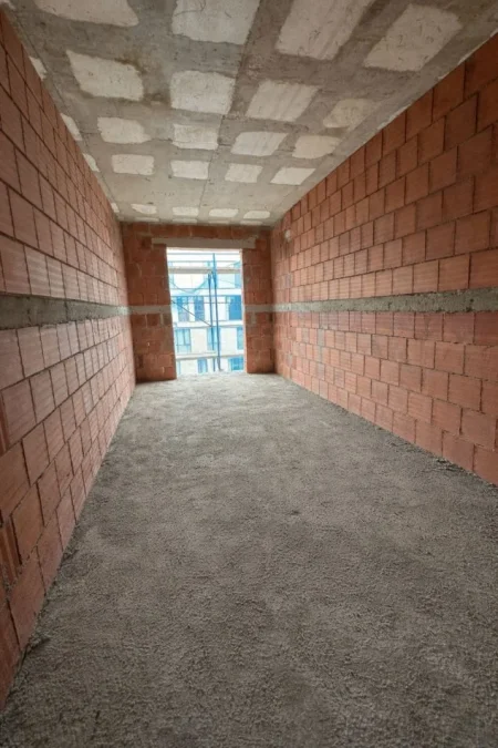 Tirane, shitet apartament 2+1+Ballkon Kati 9, 117 m² 159.000 € (Ish Fusha e Aviacionit)