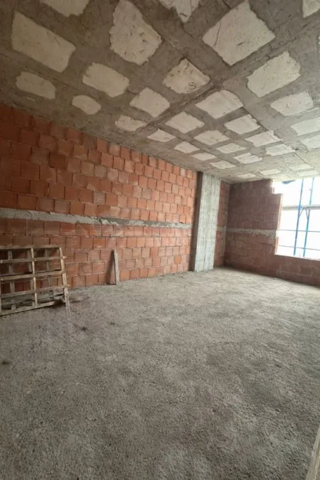 Tirane, shitet apartament 2+1+Ballkon Kati 9, 117 m² 159.000 € (Ish Fusha e Aviacionit)