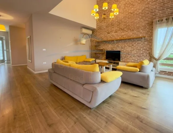 Qera, Apartament 3+1+2+2 Poste Parkimi