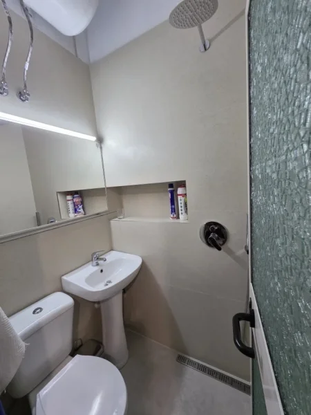 Tirane, jepet me qera garsonier Kati 2,  (Rruga e Kosovareve)