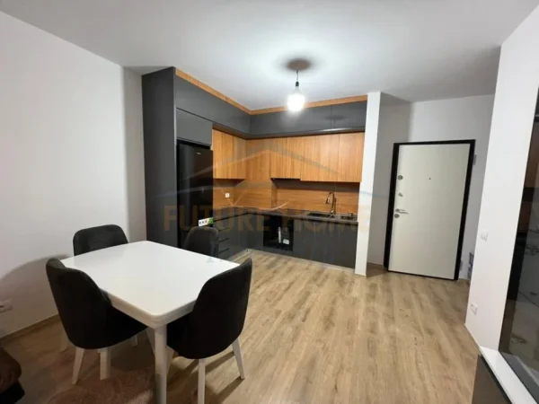 Qera, Apartament 2+1, Kompleksi Univers City, Tiranë.