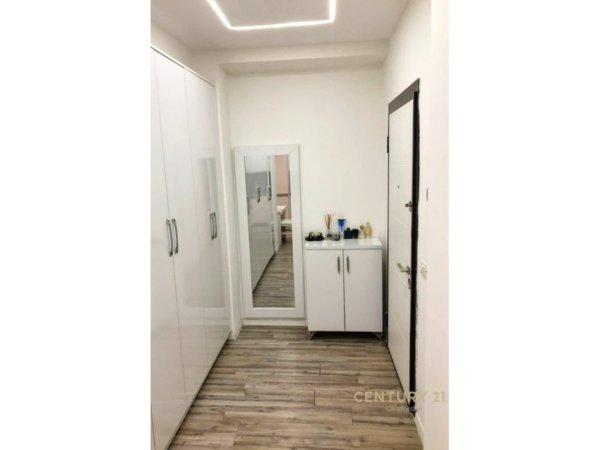 Tirane, jepet me qera apartament 1+1 Kati 1, 65 m² 600 € 