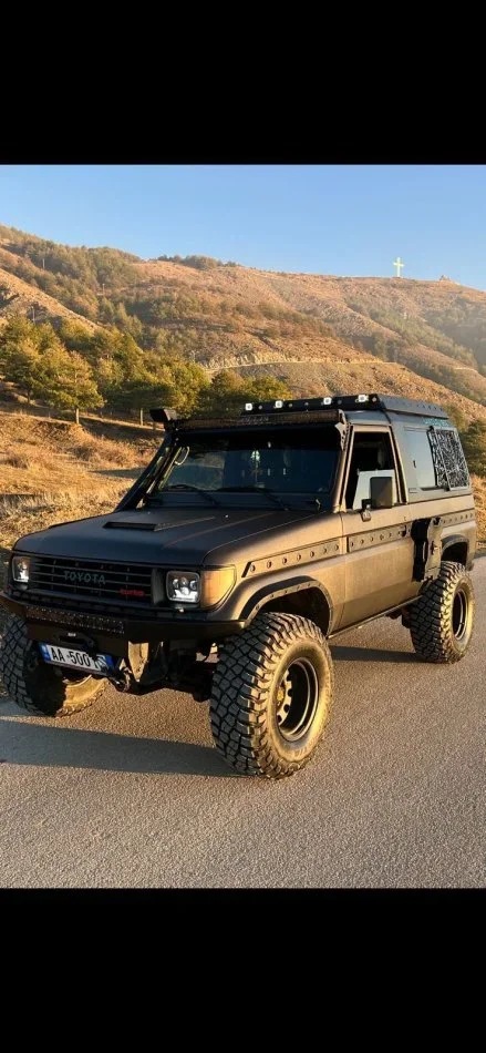 Tirane, shes makine Toyota Land Cruiser 3.0 Turbo Diesel – FULL OFF ROAD BUILD Nafte, manuale Kondicioner 150.000 km 23.000 €